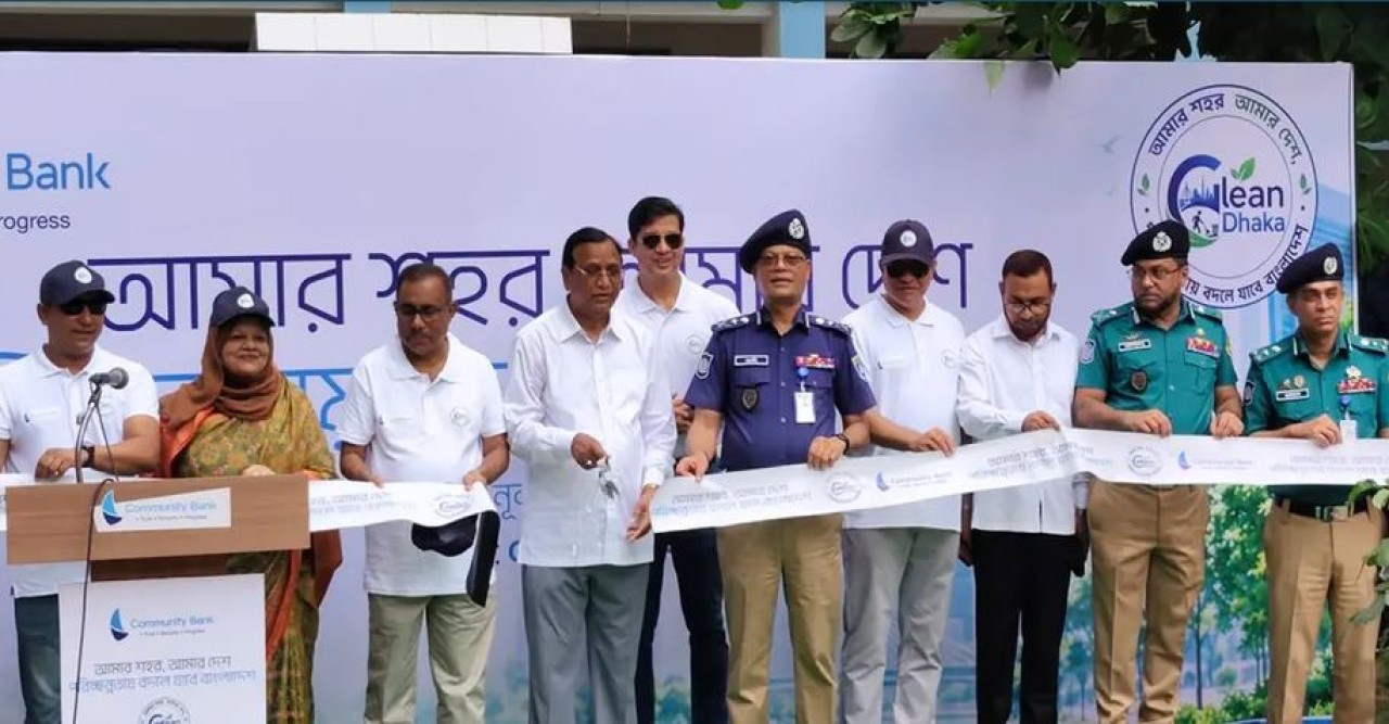 আইনের ফাঁকে আটকে রাখা যায় না মাদক কারবারি ও ছিনতাইকারীদের : আইজিপি