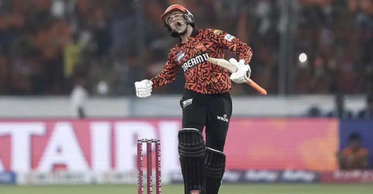 অভিষেক শর্মার দানবীয় ব্যাটিংয়ে ২৪৫ টপকে অবিশ্বাস্য জয় হায়দরাবাদের