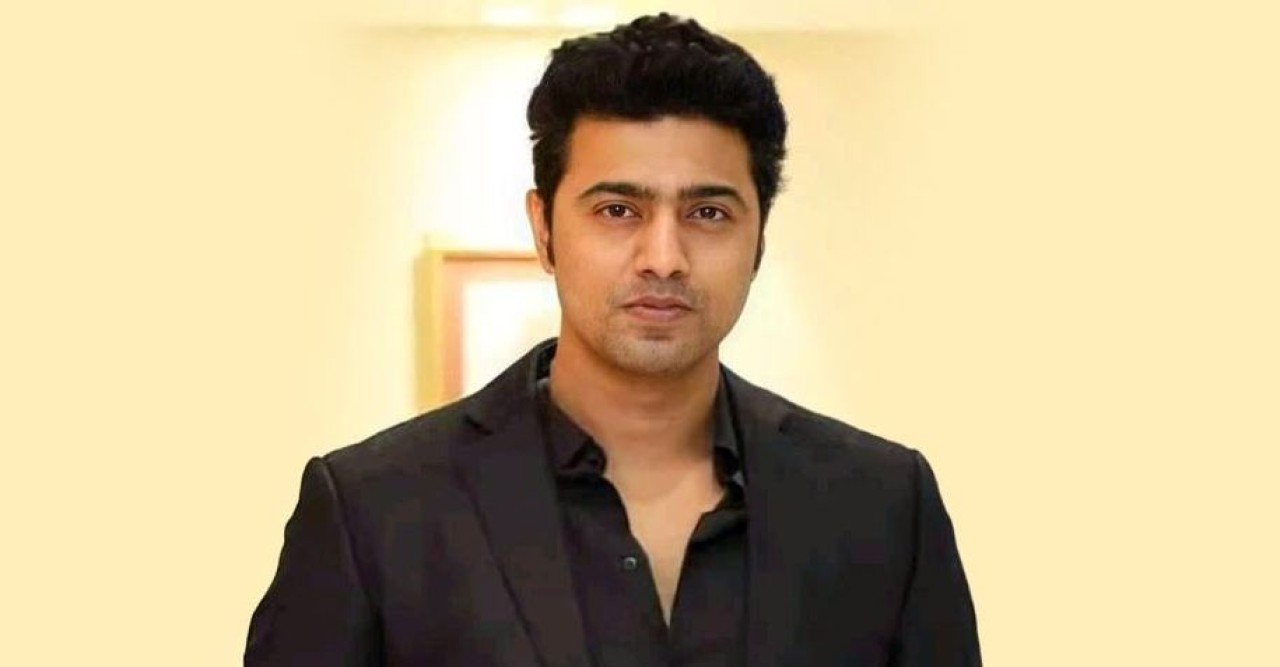 ছবির ক্যাপশনে ‘এমনি’ পোস্টের রহস্য জানালেন দেব