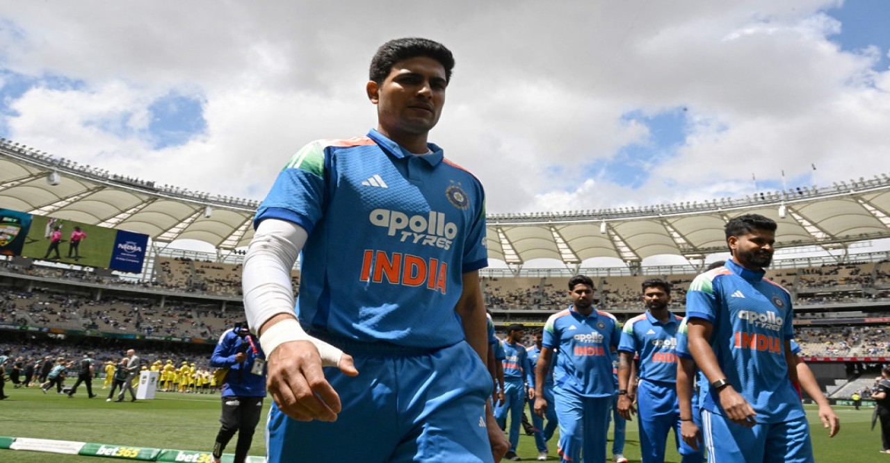 অস্ট্রেলিয়ার সহজ জয়, হারে ওয়ানডে অধিনায়কত্ব শুরু গিলের