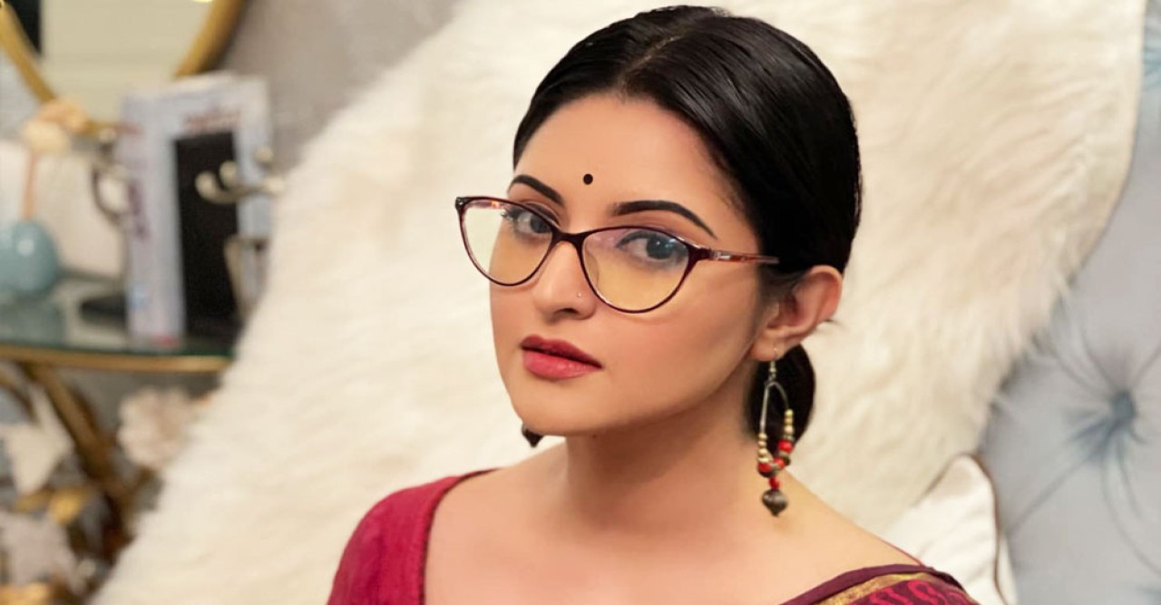 এবার নির্মাতা দীপনের ওপর ক্ষেপলেন পরী