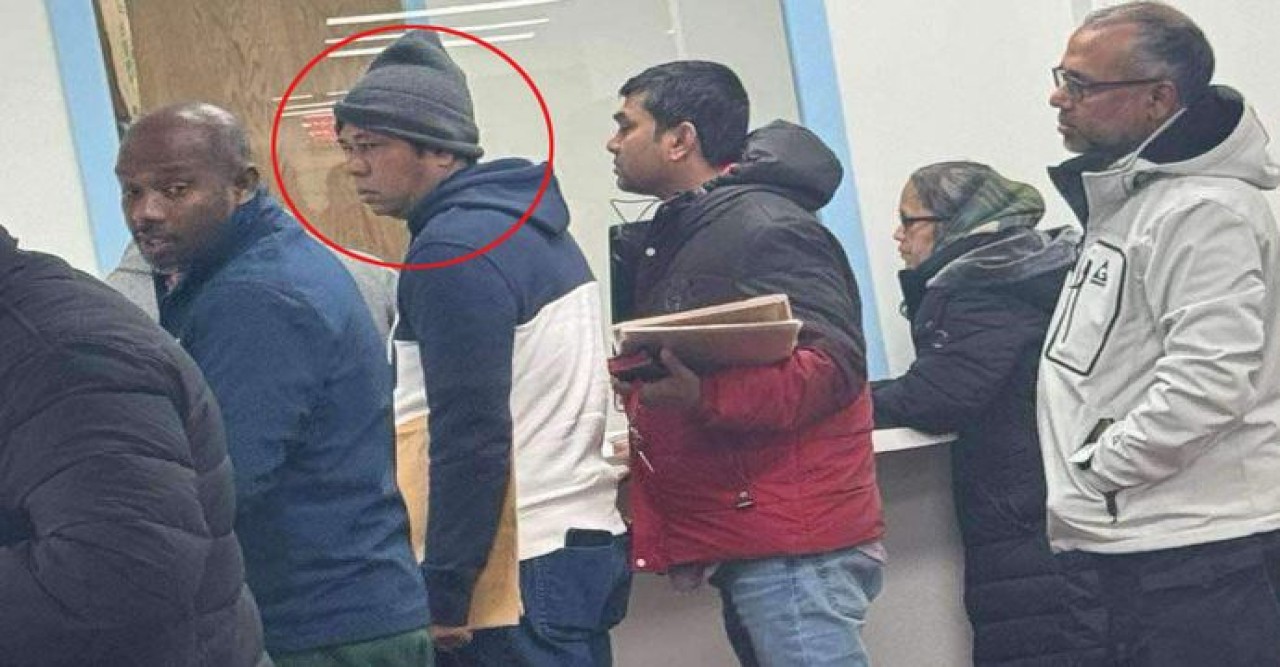 শেখ হাসিনার সেই ‘৪০০ কোটির পিয়নের’ দেখা মিলল নিউ ইয়র্কে