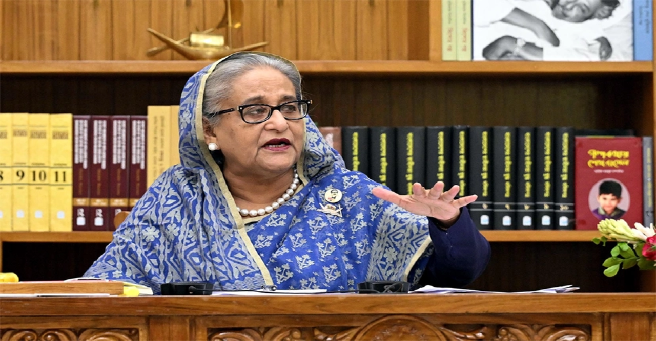 সংসদীয় দলগুলো নিয়ে নির্বাচনকালীন সরকার গঠনে রাজি প্রধানমন্ত্রী