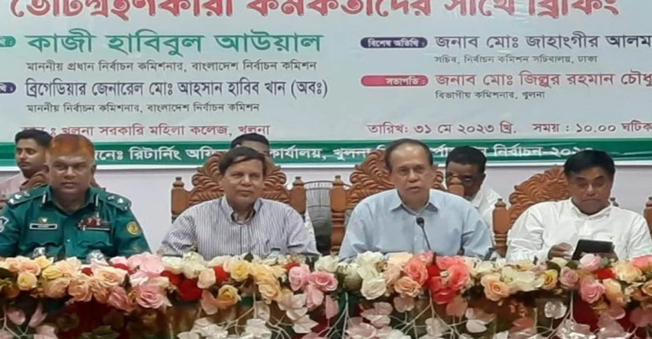 মানুষের মধ্যে যেন অনাস্থা না থাকে : সিইসি