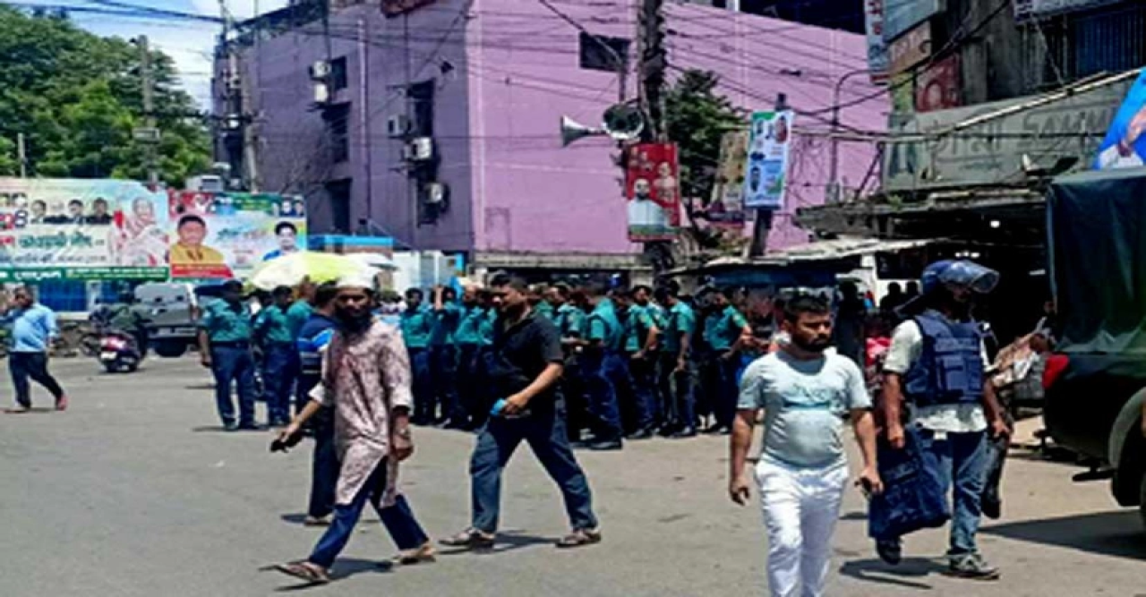 রাজধানীতে দু’দলের সমাবেশ : বিপুল সংখ্যক পুলিশ মোতায়েন