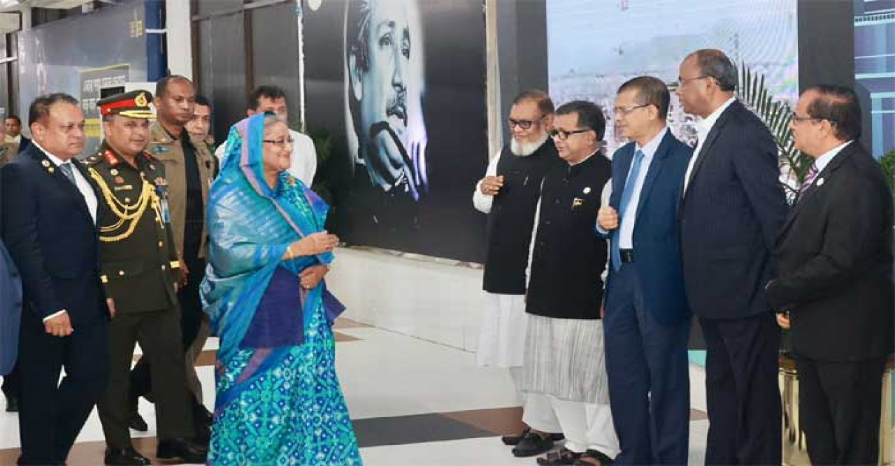 ইতালি সফর শেষে দেশে পৌঁছেছেন প্রধানমন্ত্রী