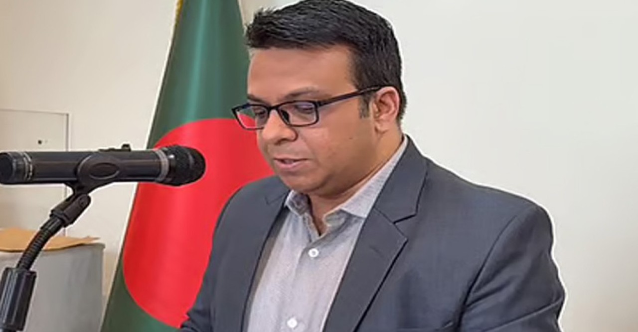 হাসিনাকে ফেরাতে ভারতকে প্রয়োজনীয় কাগজপত্র পাঠিয়েছে ঢাকা