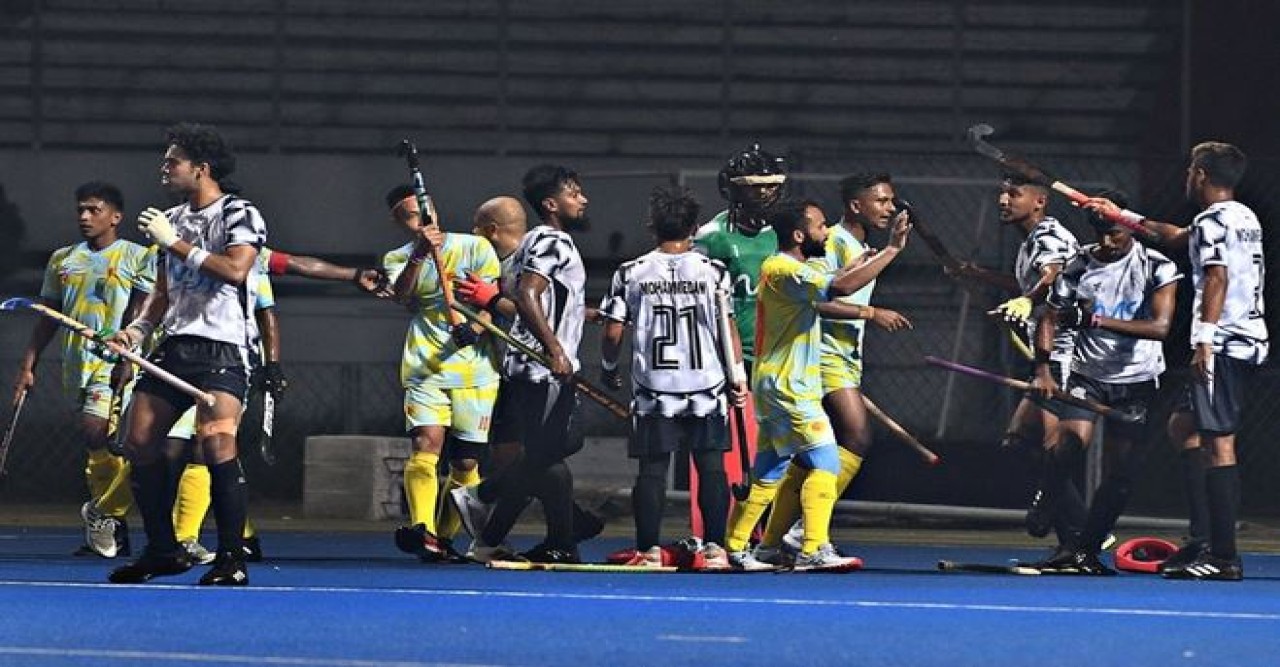খেলেও খেলল না মোহামেডান, আবাহনীকে জয়ী ঘোষণা