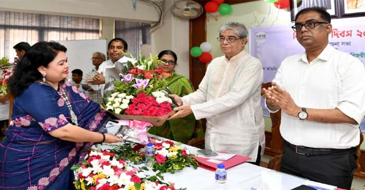 সার্বিক ডাক ব্যবস্থা ডিজিটাইজ করার কাজ চলছে : মোস্তাফা জব্বার