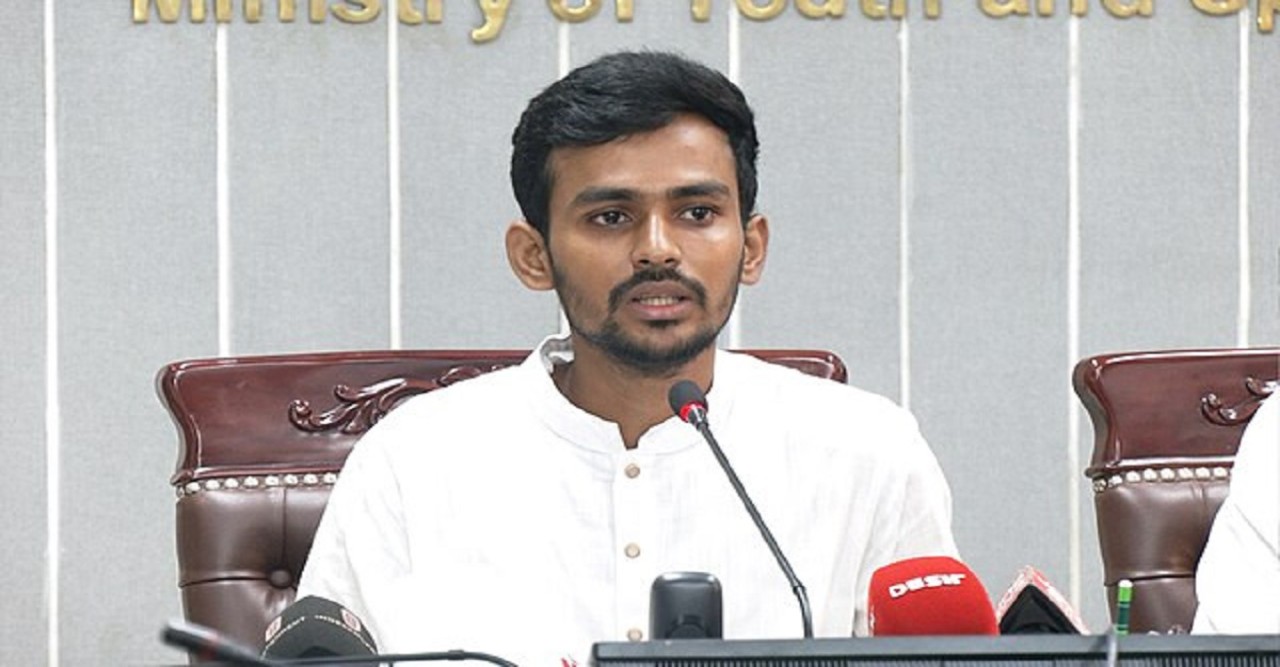 বিএনপির ২ গ্রুপের দ্বন্দ্বে লাইনম্যানকে মারধর, উপদেষ্টা আসিফের ওপর মিথ্যাচার