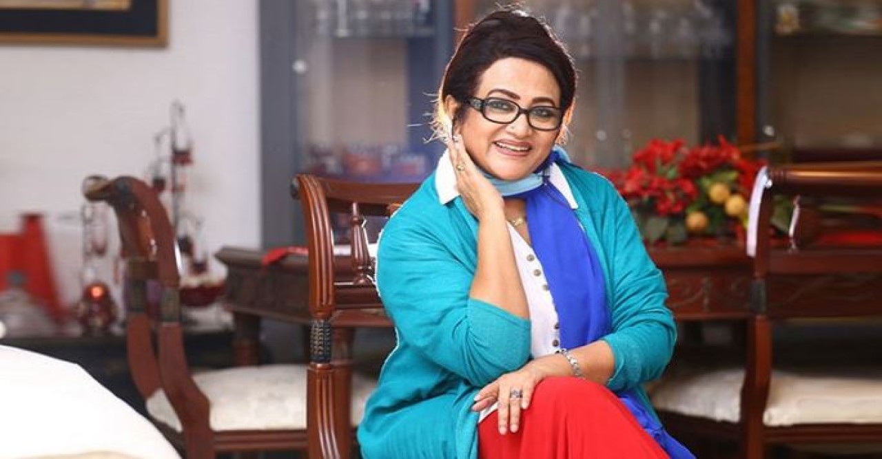 যে কারণে দেশ ছাড়লেন ববিতা