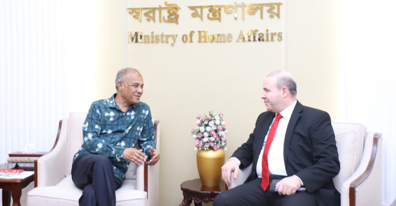 আলজেরিয়ার সঙ্গে দ্রুত পারস্পরিক ভিসা অব্যাহতি চুক্তি করা হবে - স্বরাষ্ট্র উপদেষ্টা