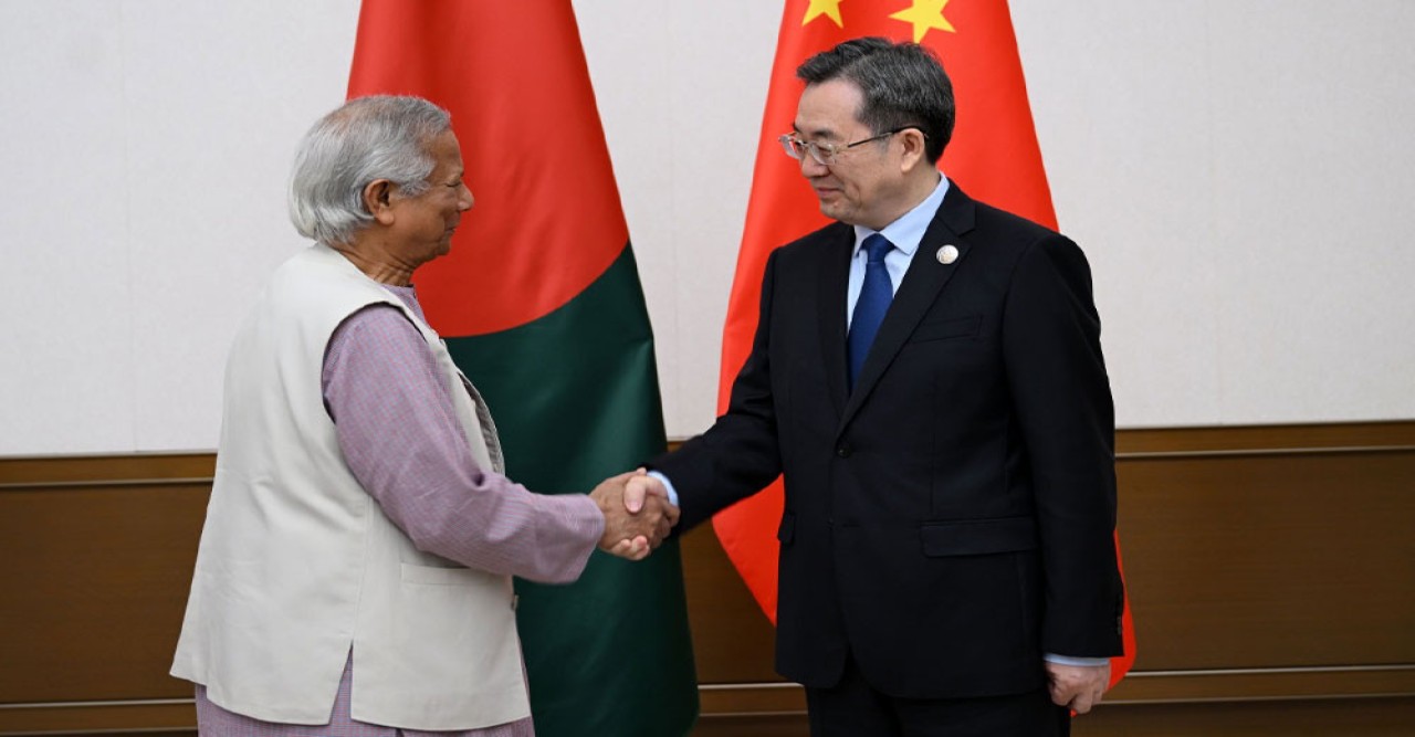 প্রধান উপদেষ্টার সঙ্গে চীনের রাজ্য পরিষদের নির্বাহী ভাইস প্রিমিয়ারের সাক্ষাৎ