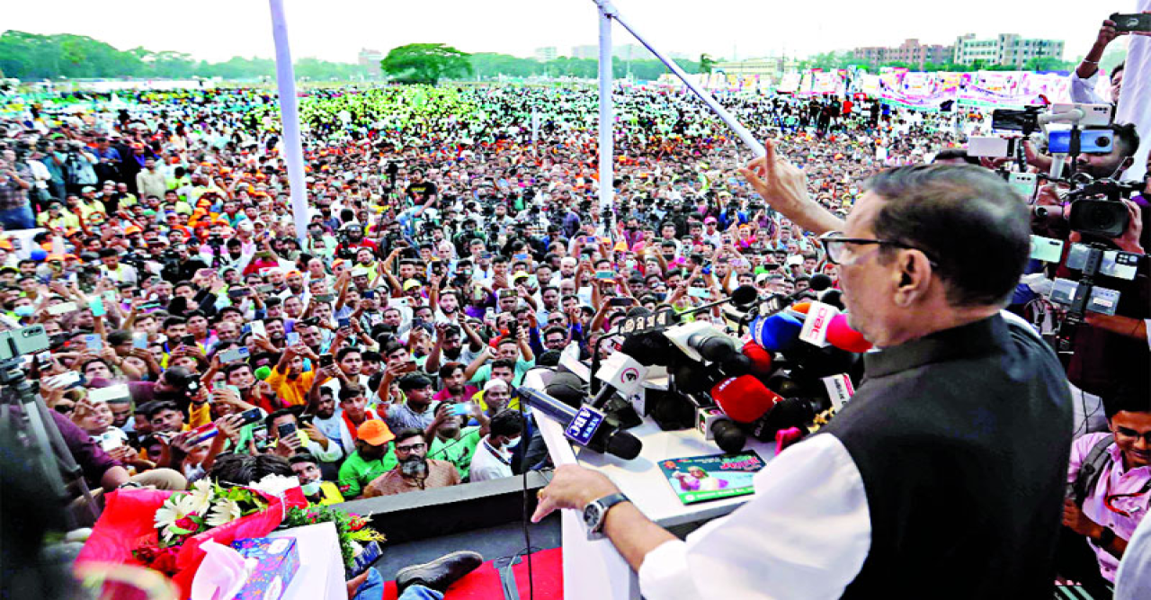 বিএনপি দেশ গিলে খাবে