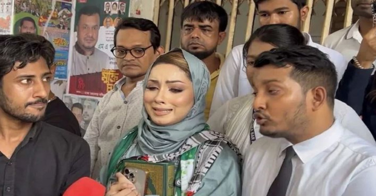 অঝোরে কাঁদলেন মেঘনা আলম