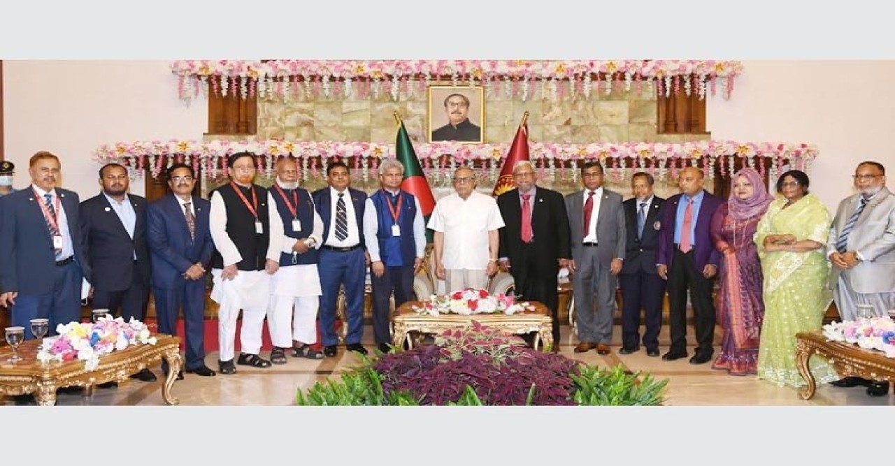 রাষ্ট্রপতির সাথে বাংলাদেশ রেড ক্রিসেন্ট সোসাইটির প্রতিনিধিদলের সাক্ষাৎ