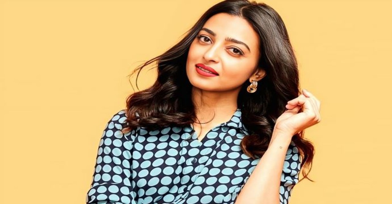 ব্যতিক্রমী স্টাইলে মা হওয়ার সুখবর দিলেন রাধিকা আপ্তে