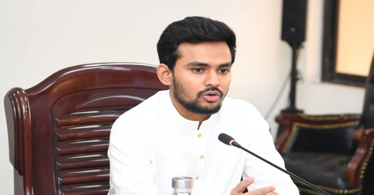 ভোররাতে খাবার খেতে নীলা মার্কেটে যান আসিফ মাহমুদ, বন্ধ থাকলে যান ওয়েস্টিনে