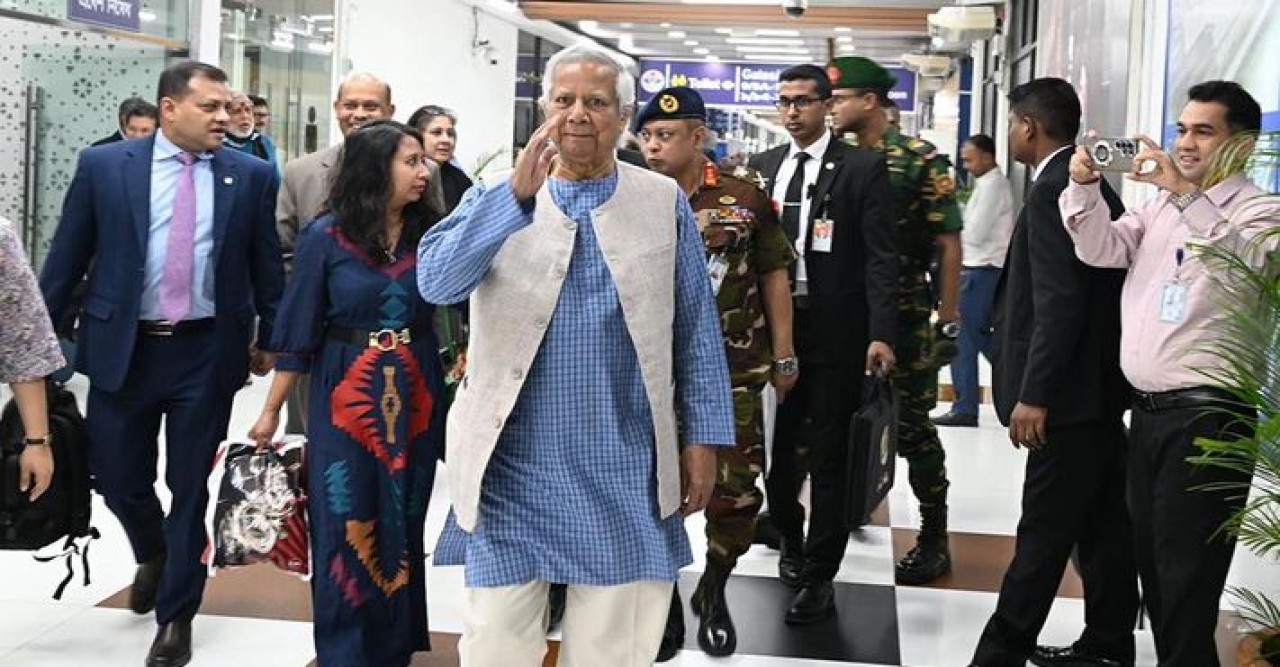 দেশে পৌঁছেছেন প্রধান উপদেষ্টা