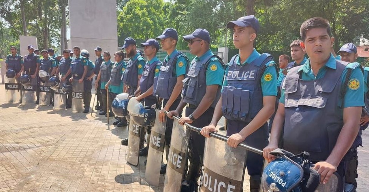 আজ ১৫ আগস্ট সর্বোচ্চ সতর্কাবস্থায় আইনশৃঙ্খলা বাহিনী