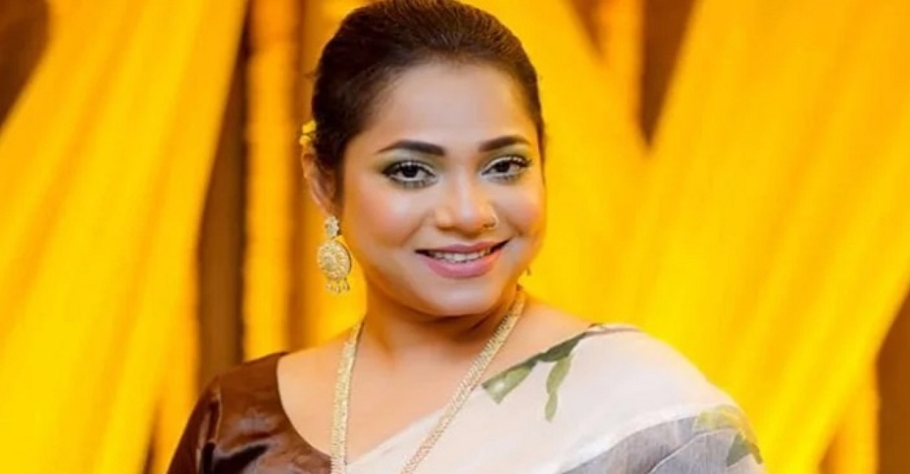 প্রার্থিতা ফিরে ফেলেন ডলি সায়ন্তনী