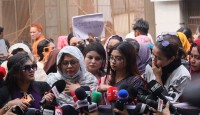 ইকরার মৃত্যু তদন্ত ও বিচার দাবিতে মানববন্ধন, আলভী–তিথিকে বয়কটের ডাক
