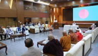 ধর্মীয় নেতাদের যে বার্তা দিলেন প্রধান উপদেষ্টা