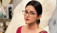 এবার নির্মাতা দীপনের ওপর ক্ষেপলেন পরী
