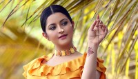যে কারণে সঙ্গে ফোন রাখেন না পরীমণি