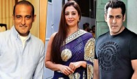 পর্দায় ভালোবাসার ফুল ফুটিয়ে আজও ‘একা’ তারা