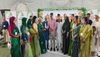 দুবাইয়ে সর্ববৃহৎ দেশীয় ফল উৎসব অনুষ্ঠিত