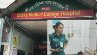 টিয়ার শেল নিক্ষেপ করতে গিয়ে বিস্ফোরণে আহত ৩ পুলিশ সদস্য
