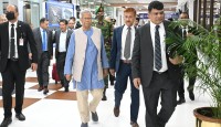 নিউইয়র্কের উদ্দেশে সফরসঙ্গীদের নিয়ে ঢাকা ছাড়লেন প্রধান উপদেষ্টা