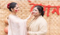 ‘দুর্বল শরীর নিয়ে পায়েস বানিয়ে আনলে’ জন্মদিন প্রয়াত মাকে উদ্দেশ্যে করে পূজা