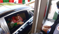 পদ্মা সেতুতে প্রথম টোল দিলেন প্রধানমন্ত্রী