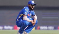 মুম্বাই শিবিরে ফের ধাক্কা, ছিটকে গেলেন রোহিত