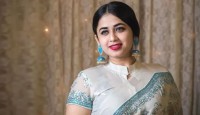 অনুগ্রহ করে কেউ আমাকে ফোন করবেন না: ফারিয়া শাহরিন