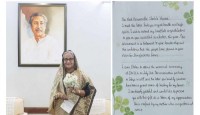 শেখ হাসিনাকে ‘ইকেবানা’ উপহার পাঠালেন বাবা হারানো জাপানি কন্যা