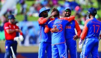 ইংল্যান্ডকে উড়িয়ে ফাইনালে ভারত