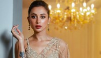 ফল কাটতে গিয়ে আঙুল কেটেছে মিমির