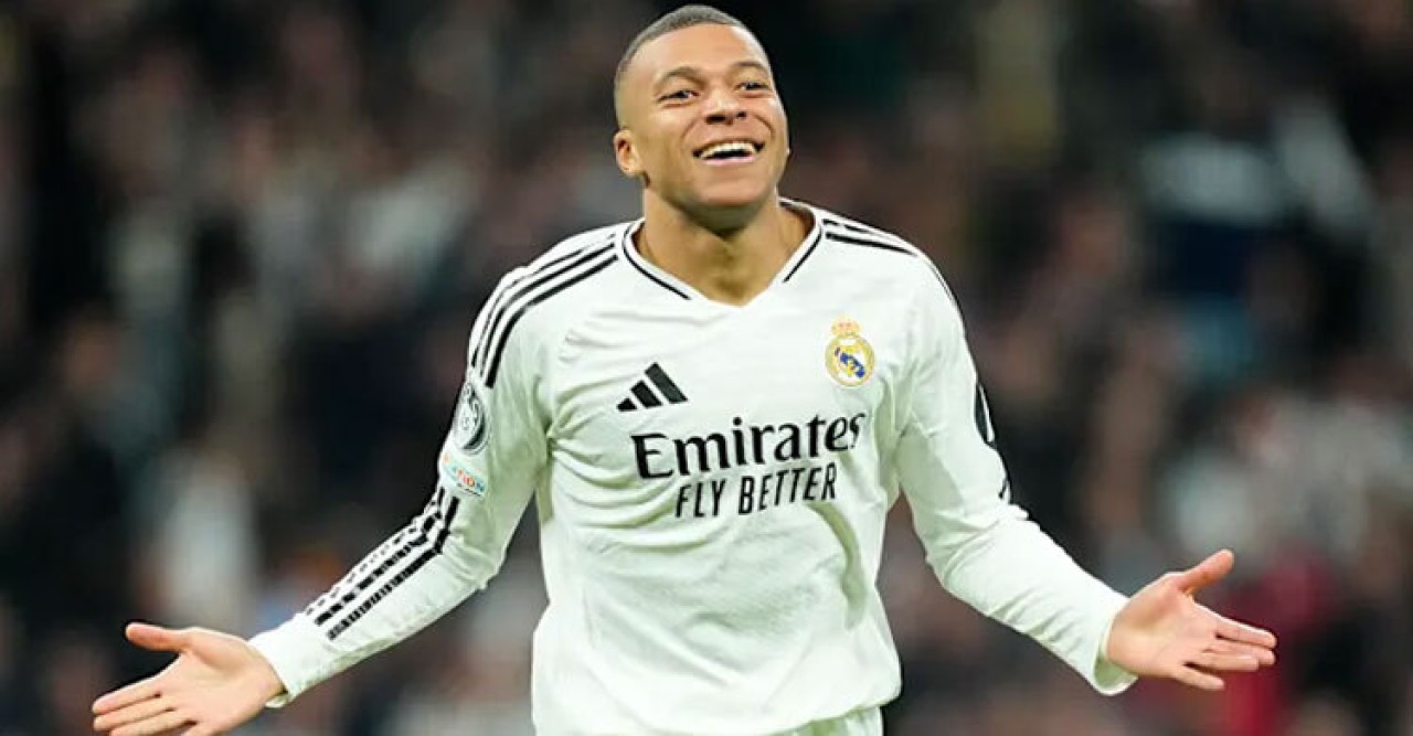 রিয়ালে ৭১ বছরের রেকর্ড ভাঙলেন এমবাপে