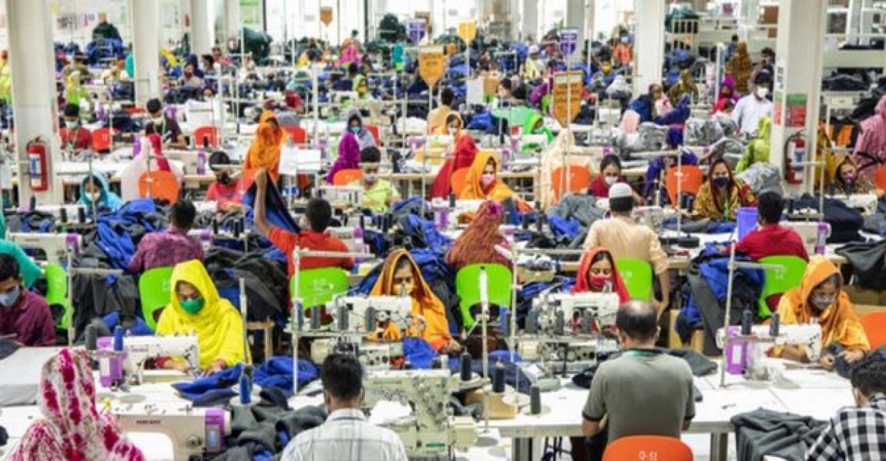 শ্রমিকদের এক মাসের বেতনের সমান ঈদ বোনাস পরিশোধের দাবি