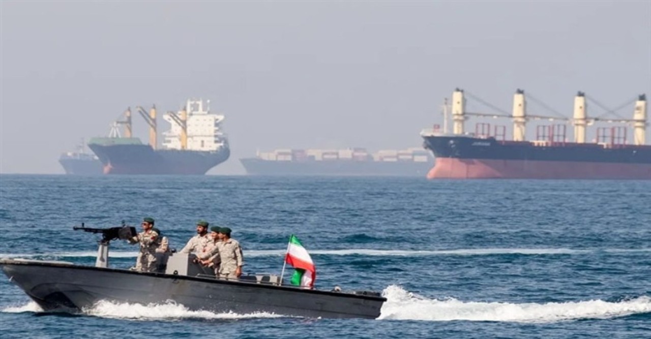 হরমুজে মার্কিন চাপ অব্যাহত, ফের বৈশ্বিক জ্বালানি সংকটের আশঙ্কা