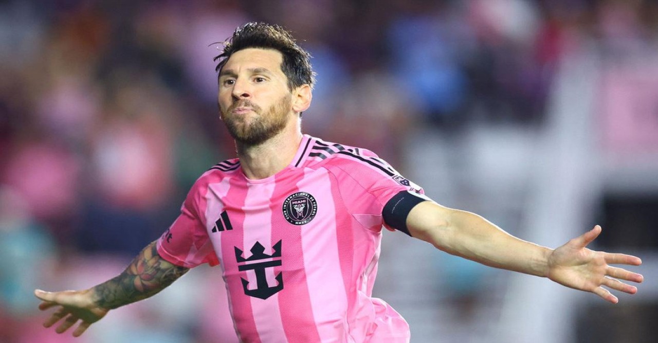 মেসির জোড়া গোলের জাদুতে ইন্টার মায়ামির জয়