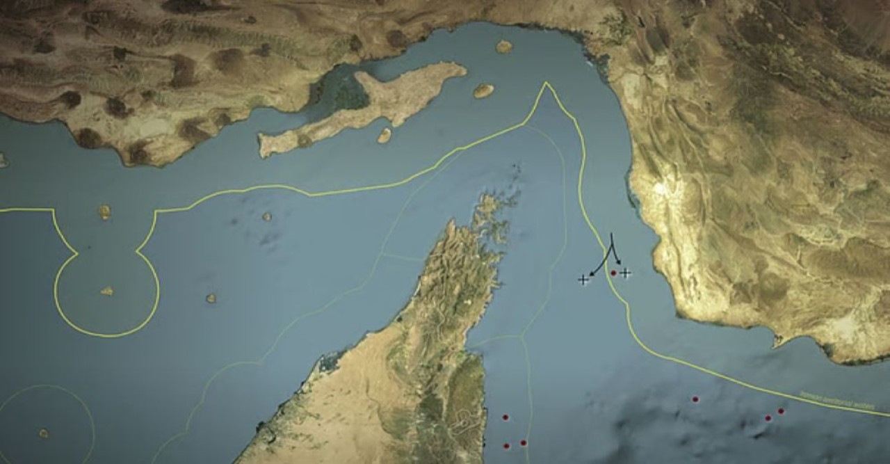 হরমুজ প্রণালি খুলতে যুক্তরাষ্ট্রকে নতুন শর্ত দিল ইরান