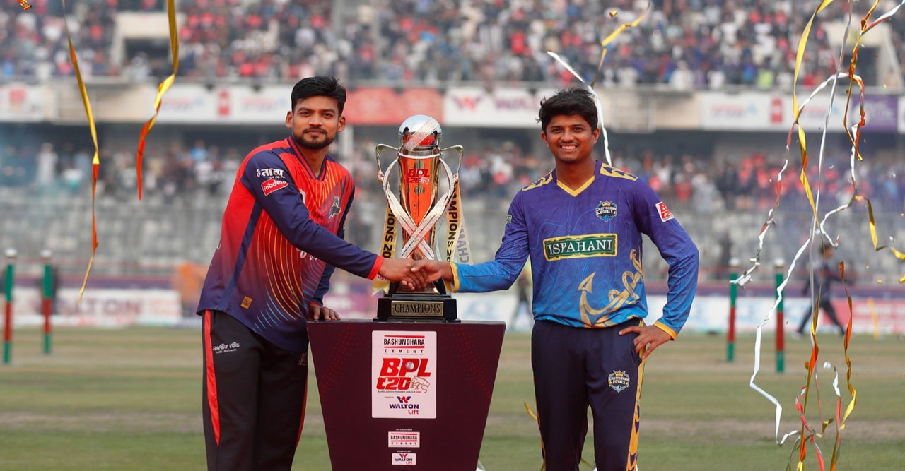 ফাইনালে টস জিতে ফিল্ডিং চট্টগ্রামের