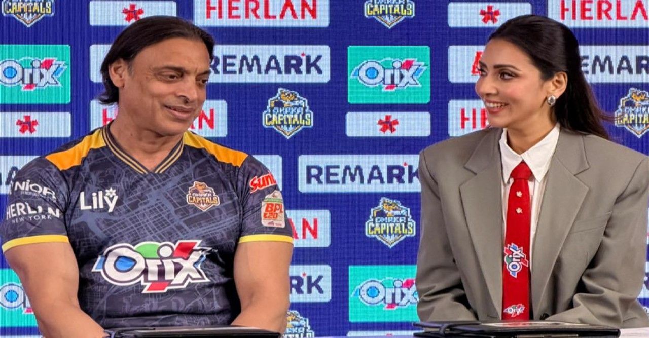 শোয়েব আখতারের সঙ্গে ফ্রেমবন্দি বিদ্যা সিনহা মিম