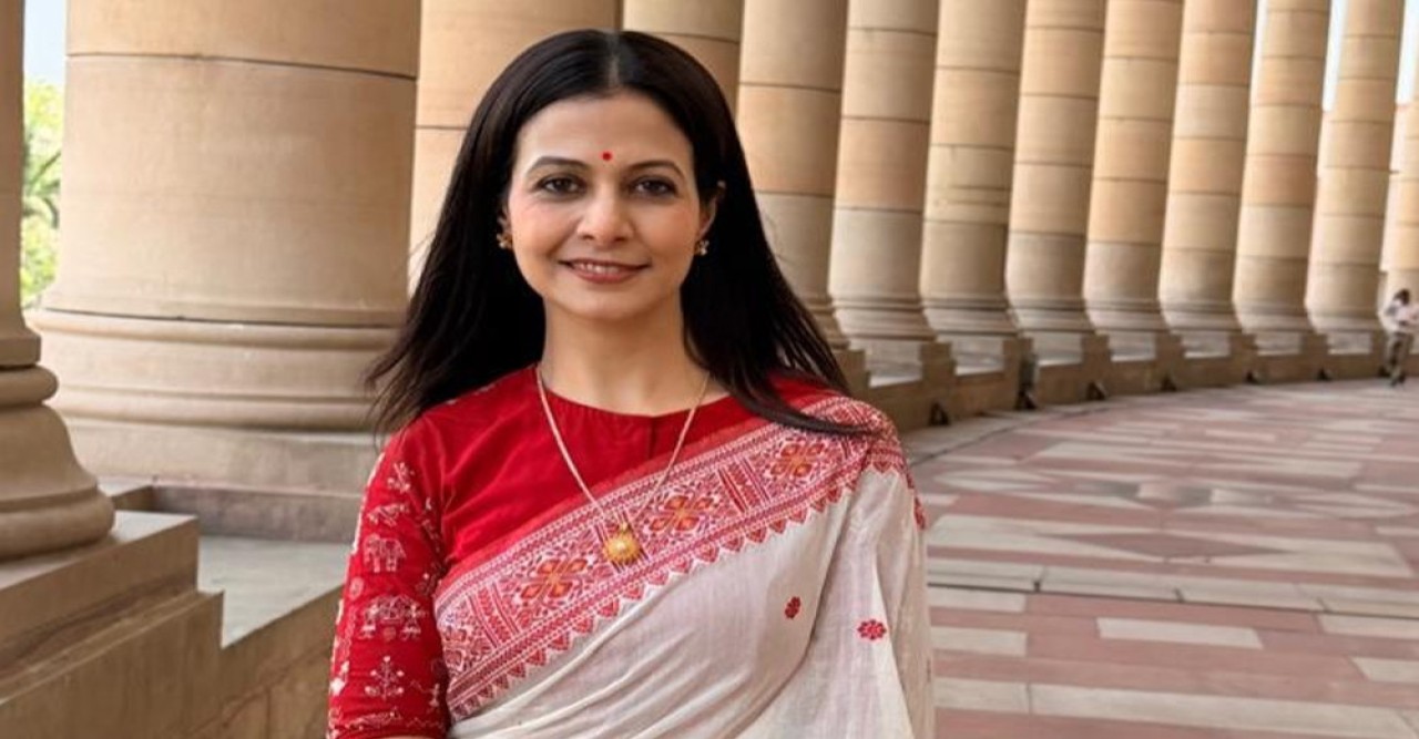 এবার রাজনীতিতে কোয়েল, রাজ্যসভার সদস্য হিসেবে নিলেন শপথ