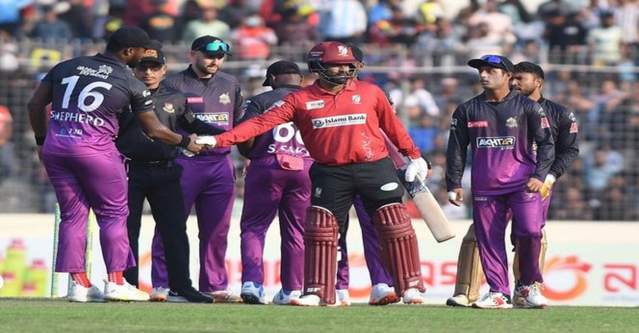 চট্টগ্রামকে বিদায় করে বরিশালের অপেক্ষা