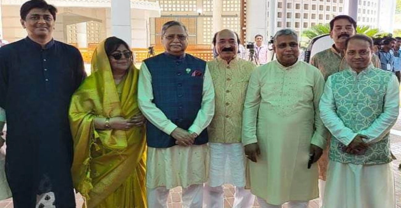 জাতির পিতার সমাধিতে শ্রদ্ধা জানালেন রাষ্ট্রপতি সাহাবুদ্দিন